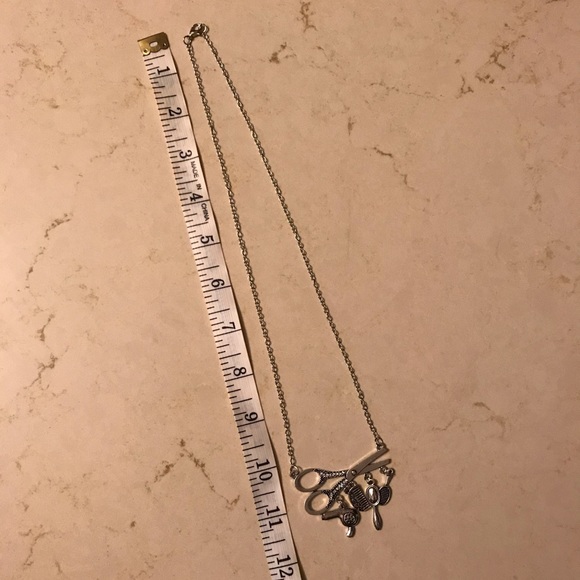✂️ HAIRSTYLIST NECKLACE ✂️ - Picture 4 of 4